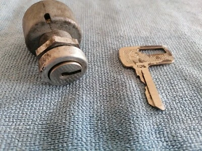 BLOCCHETTO ACCENSIONE DAF 33 44 46 66 AVVIAMENTO CON CHIAVE - Immagine 1 di 4