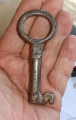  ANTIQUE LARGE IRON  LOCK SKELETON KEY. - Image 1 of 4