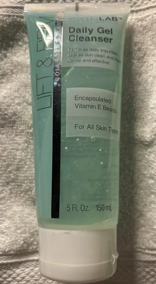 Nuevo gel limpiador diario Skinlab Lift & Firm colágeno elastina y cuentas de vitamina E Foto 1 de 2