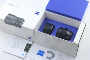 [Unused in Box] ZEISS Touit 32mm F1.8 Fujifilm X-Mount Standard Lens APS-C JAPAN - Picture 1 of 13