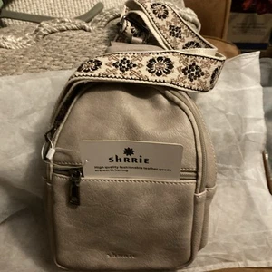 Bolso bandolera de viaje diario Shrrie para mujer con correa bordada. Bonito. Nuevo con etiquetas - Imagen 1 de 5