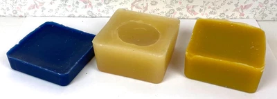 3 Wachsblöcke Kerzenwachs blau 186g, hell 434g, gelb 380g -  1 kg Gesamtgewicht - Bild 1 von 2
