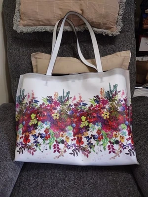 Bolso de hombro floral grande Elliot Lucca, 18 x 13 x 5, magnético, #6270 Foto 1 de 4