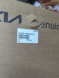 Cubierta de acceso soporte radiador delantero para Kia Sportage 2023-2025 Kia 86390DW000 - Imagen 1 de 5