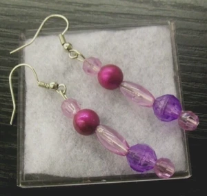 Pendientes de cuentas colgantes púrpura/rosa/rosa de 1,5"; gancho francés tono plata/caja de regalo transparente - Imagen 1 de 8