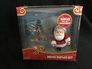 Rudolph the Red Nosed Reindeer - SCENIC DISPLAY SET - Santa/Rudolph - NEW - Picture 1 of 3