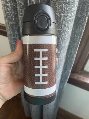 Escuela Disney Fútbol Cerámica Granero Vacaciones BOTELLA DE AGUA Deporte NFL Fiesta Regalo. Foto 1 de 4