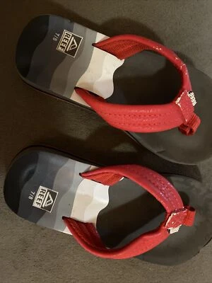 Reef Boys Kids Ahi Ocean Flip Flop Red/ Black SandalsSize  7/8 Stripes - Image 1 of 2