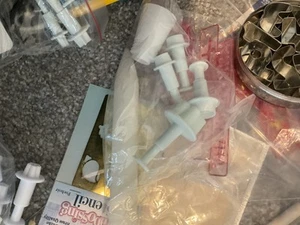 Range  of  cake decorating items. Plunger Cutters,  decorative Items - Picture 1 of 16