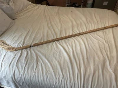 Palo de hockey firmado por Washington Capitals Limited Foto 1 de 4