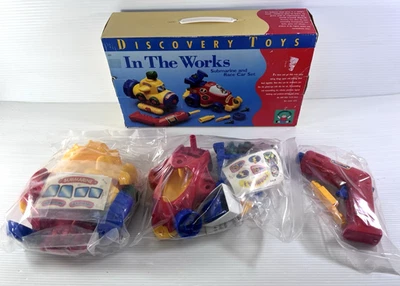 Juego de submarinos y coches de carreras Discovery Toys In The Works de colección - NUEVA CAJA ABIERTA Foto 1 de 4