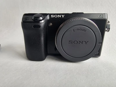 Sony Alpha NEX-7 24.3 MP Digital camera, low shutter count - Image 1 of 4