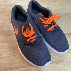 Fw22 Nike Kaishi Gs Kids Gym Shoes Running 705489 001 Youth 7Y Grey/Orange - Picture 1 of 8