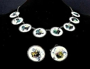 VINTAGE 1950'S MODERNIST ENAMEL ROSES 3PC  SCREW EARRINGS - NECKLACE SET - JAPAN - Picture 1 of 7