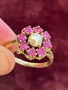 Beautiful vintage ruby and pearl ring Hallmarked 1963 - Picture 1 of 23