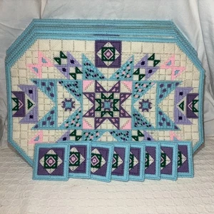 6 tovagliette vintage Needlepoint con 8 sottobicchieri in stile trapunta Granny Core NUOVE - Foto 1 di 8