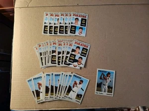(41) 2019 Topps Heritage Pittsburgh Pirates Cards With Rookie Stars #141, #372 - Bild 1 von 23