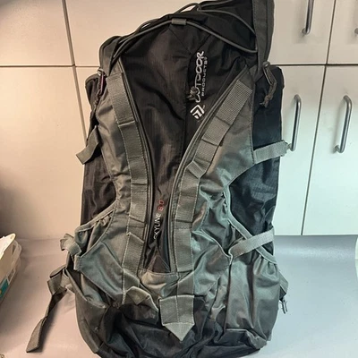 Mochila de senderismo Skyline 8,0 de viaje de un día para exteriores gris/negro (J1) Foto 1 de 4