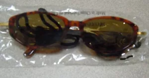Yves Rocher Sunglasses - UV 400 Protection - NEW IN PACKAGING - Picture 1 of 1
