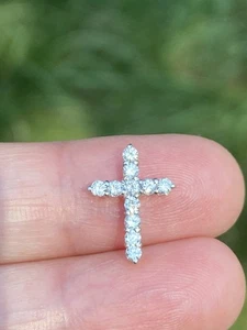 Colgante Cruz Platino 0.30CTW 100% Diamante Natural - Imagen 1 de 10