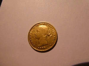 AUSTRALIAN 1862 SYDNEY MINT HALF 1/2 SOVEREIGN RARE - Picture 1 of 2