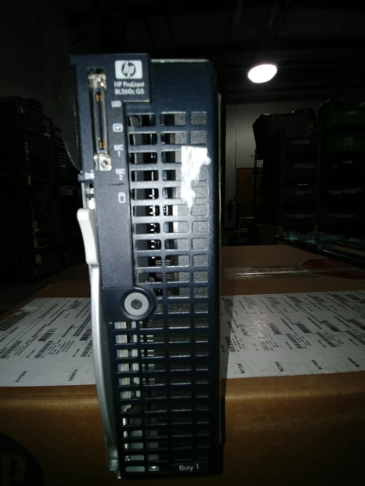 HP Blade Server BL260c G5 CTO Chassis 467657-B21, with 2GB Ram, 1 x QC 2.66ghz - Image 1 of 3