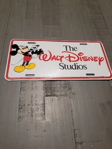The Walt Disney Studios Nummernschild Anhänger Booster Director Mickey Vintage - Bild 1 von 6
