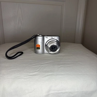 Kodak EasyShare C190 Digital Camera 12MP Silver For PARTS/REPAIR - Image 1 of 2