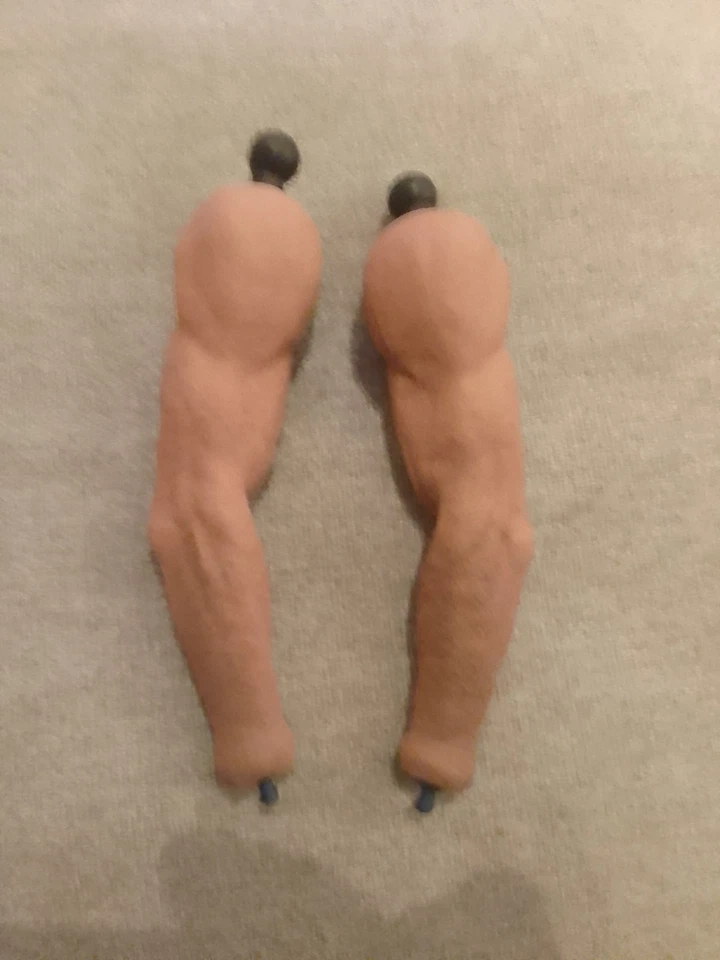 Hot Toys MMS754 1/6 wolverine arms with wrist pegs NEW LAST PAIR - Image 1 of 2