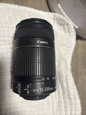 Canon EF-S 55-250mm f/4-5.6 Is II 58 mm Zoom Lens - Image 1 of 4