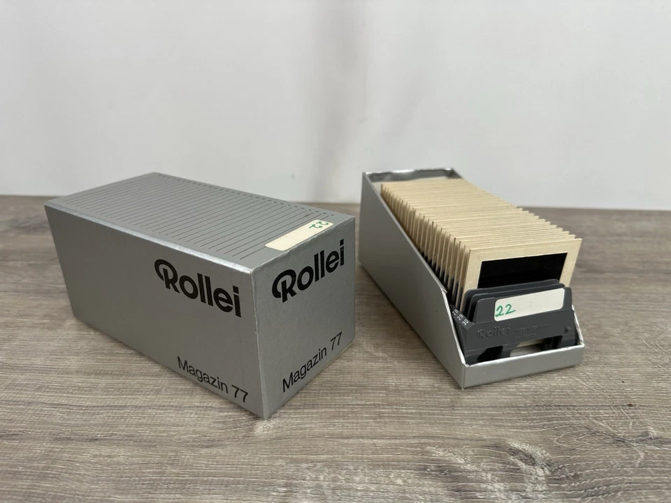 VINTAGE ROLLEI SLIDE MAGAZIN 77 HOLDS 30 SLIDES RANDOM VINTAGE SLIDES INCLUDED - Image 1 of 4
