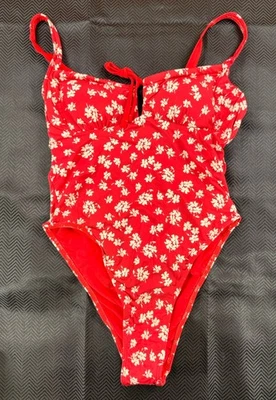 ¡NUEVO CON ETIQUETAS! Traje de baño SeaMolly rojo pequeño blanco estampado floral de una pieza para mujer mediano Foto 1 de 4