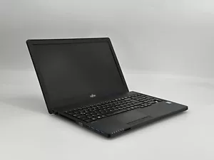 Fujitsu Lifebook A557 15,6" FHD i5-7200U 8GB 256GB SSD Win 11 Home DVD 80% batteria - Foto 1 di 4