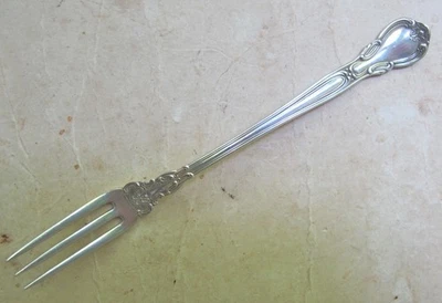 Gorham CHANTILLY Sterling Short Tine Fresa 4 3/4"/1895/Sin Monograma Foto 1 de 2