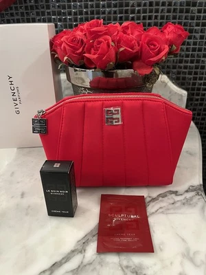 Bolsa de Maquillaje Givenchy Roja con Crema para Ojos Foto 1 de 4