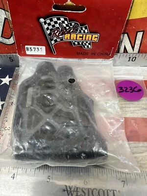 REDCAT RACING 85731 Front Lower Suspension Arms 1pr. - Image 1 of 4