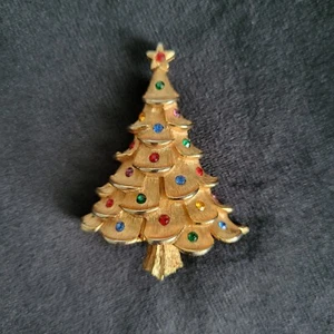Broche prendedor árbol de Navidad vintage firmado JJ Jonette Jewelry Co tono dorado - Imagen 1 de 7