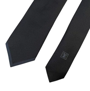 Louis Vuitton Uniformes Men's Skinny Tie Navy Silk Italy 2.75" (W) x 61" (L) euc - Picture 1 of 7