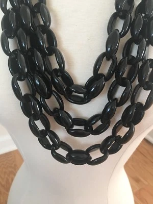 Collar llamativo cadena multihilo resina negra Kate Spade Foto 1 de 4