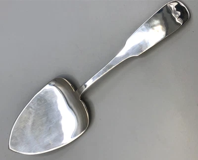 Servidor de pastelería Moulton de Old Newbury Crafters sólido de 8,75" Foto 1 de 4