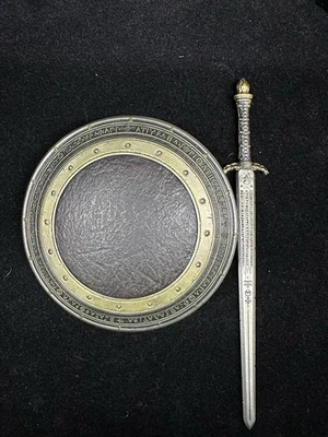 1/6 Hot Toys Mms451 Justice League Wonder Women Sword And Shield  - Image 1 of 4