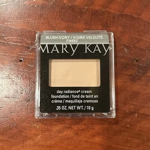 MARY KAY Day Radiance Cream Foundation .35 oz. Blush Ivory 014682 RARE NEW - Picture 1 of 2