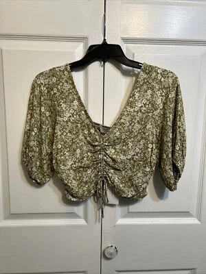 NWT Lush Cinched Cropped Green Ivory Floral Puff Short Sleeves Size S Small - Изображение 1 из 4
