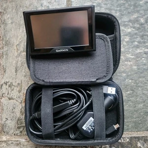 Garmin Drive 40LM GPS Sat Nav 4.3" screen UK maps (updated 2025) used works fine - Picture 1 of 3