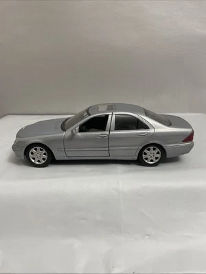 Maisto 1/26 Mercedes Benz S-class - Image 1 of 4