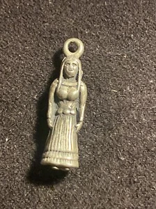 VINTAGE Sterling NATIVE AMERICAN~Navajo Woman w/papoose Bracelet Charm - Picture 1 of 3