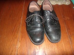 Men s black dress shoes / size 10 Bostonian