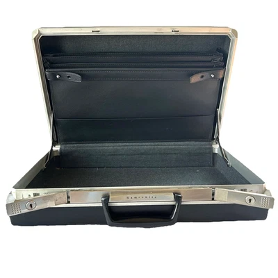 Vintage 1960s Samsonite Black Briefcase Hard Shell Business Attache Lock - Image 1 of 4