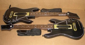 2 Guitar Hero Live Wireless Controllers 654 Strat PS3 PS4 Xbox 360 + Straps NICE - Picture 1 of 6