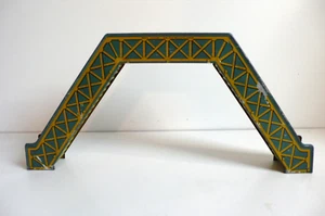 TRAINS ANCIENS HORNBY ÉCHELLE "O" PASSERELLE TÔLE Lg 32 cm 1950 BON ÉTAT - Imagen 1 de 4